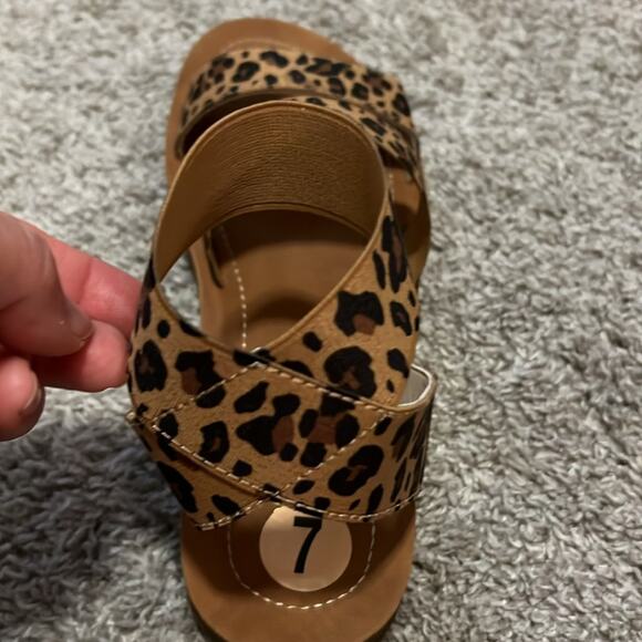 NEW Cheetah Print Sandals CUSHIONAIRE Women Indego Stretch Size‎ 7 Animal Print - Picture 16 of 16
